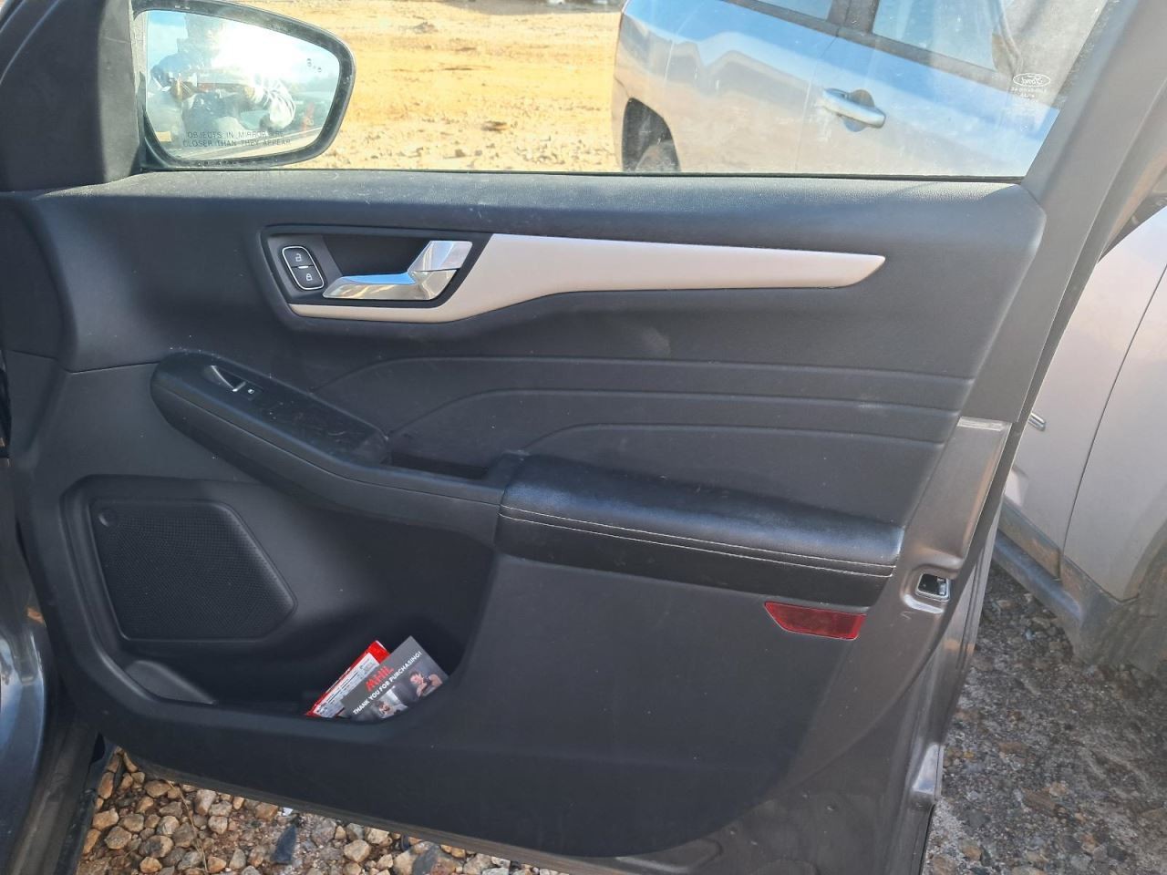ESCAPE 2022 Glove Box 4894431