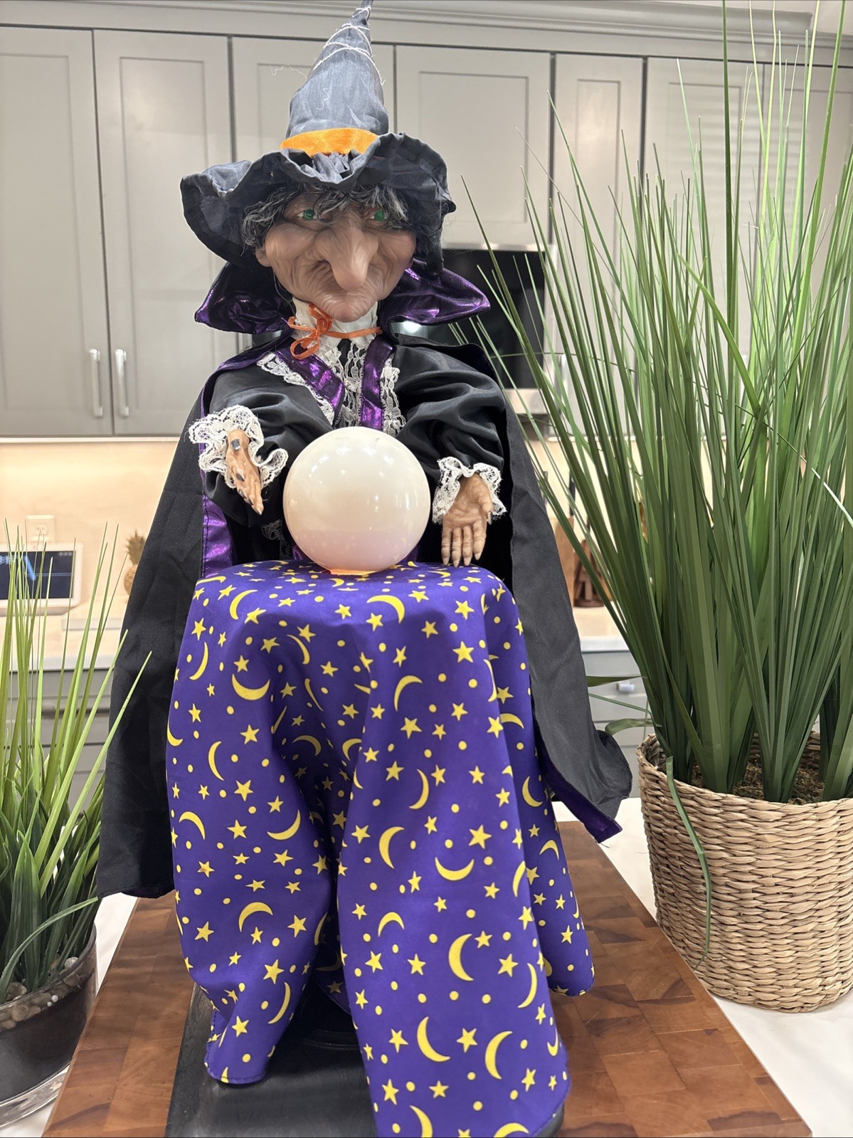 VTG Large GEMMY FORTUNE TELLER WITCH Animated CRYSTAL BALL Halloween 1996 WORKS