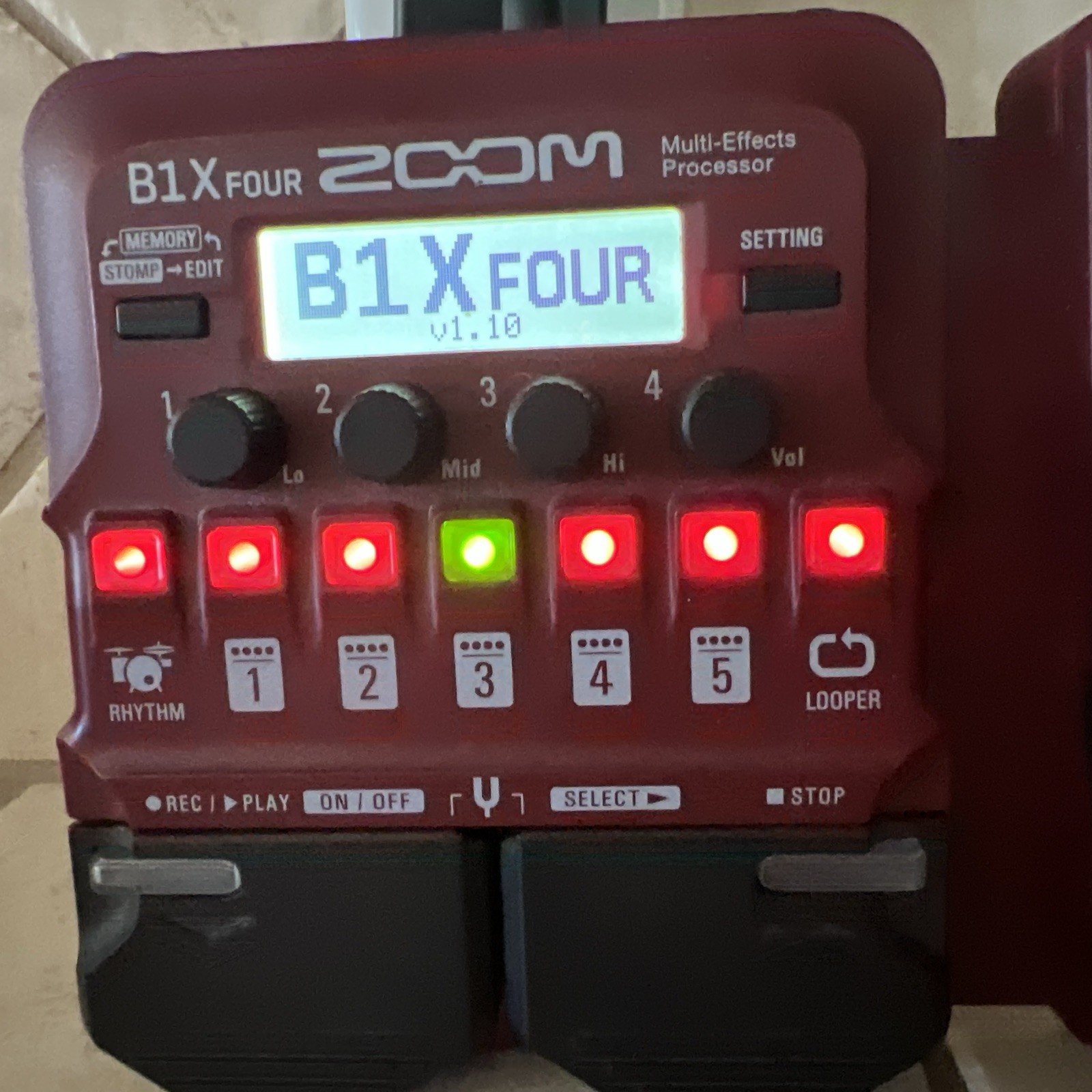 ZOOM Multi-Effects Processor (for Bass) B1 FOUR Red & Zoom with ZOOM PS & Box