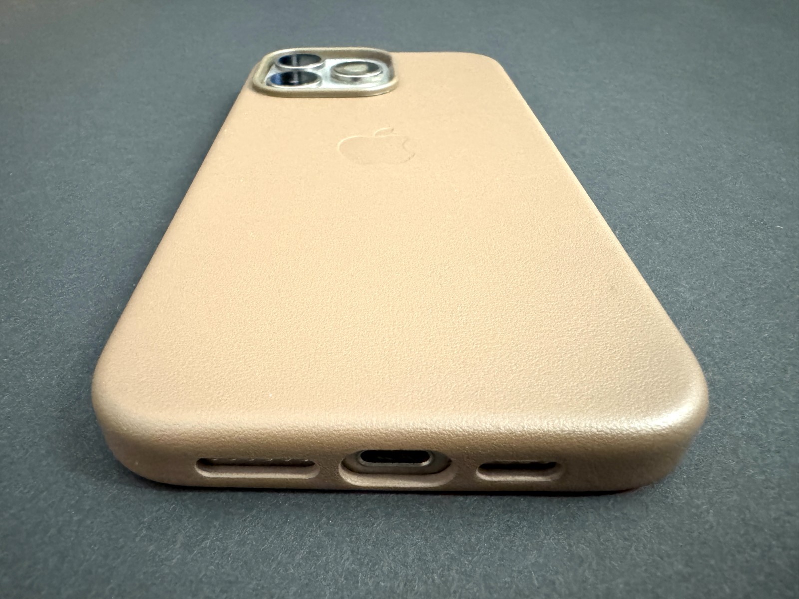 Apple Leather Case With MagSafe for iPhone 15 Pro Max Pop-Up MagSafe Animation