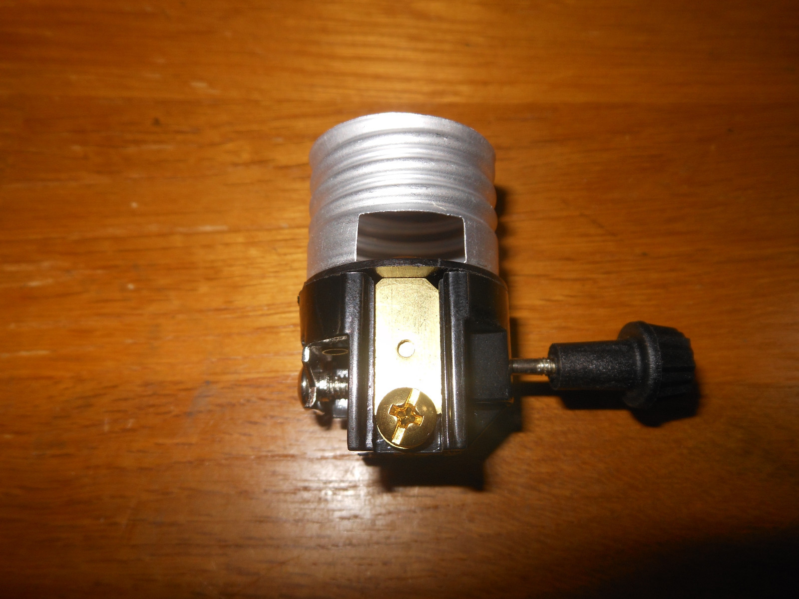 New 3-Way Medium Base Lamp Socket By ADL Model D59