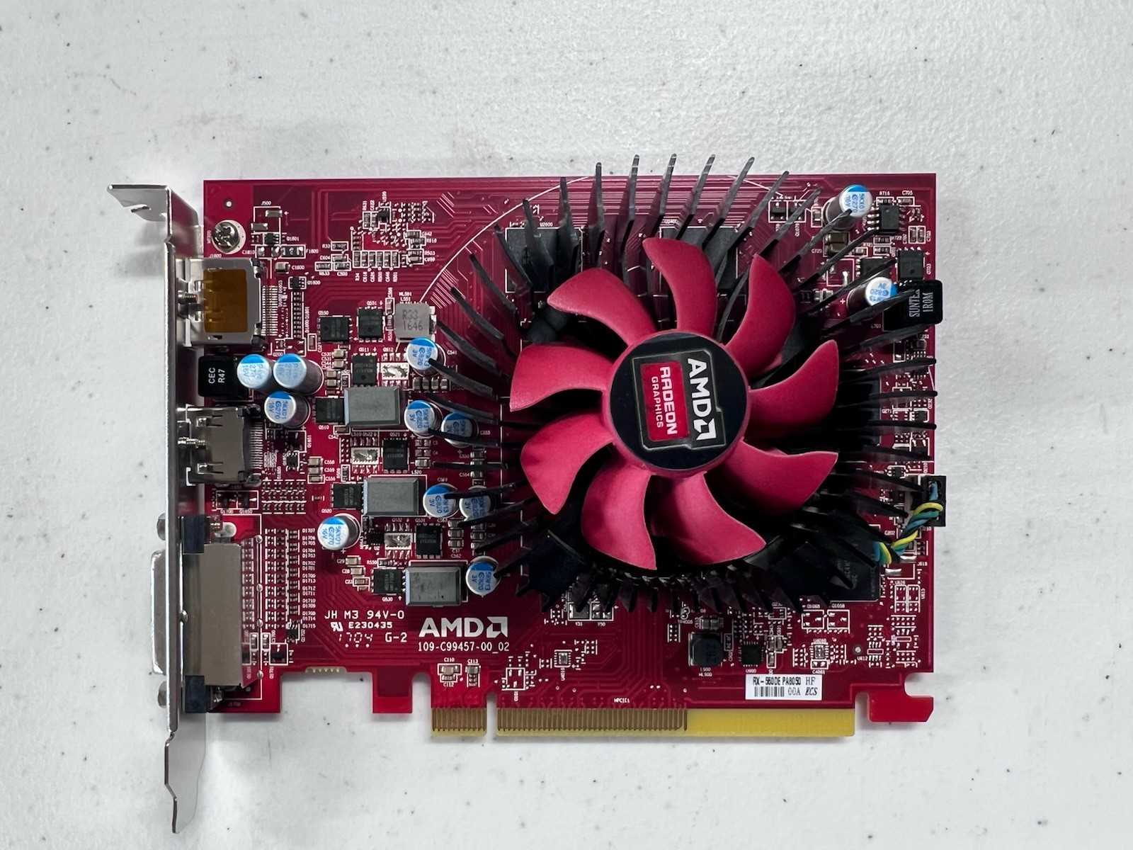 Dell AMD Radeon RX 560 2GB GDDR5 PCI Express 3.0 x16 Video Graphics Card 019XDP