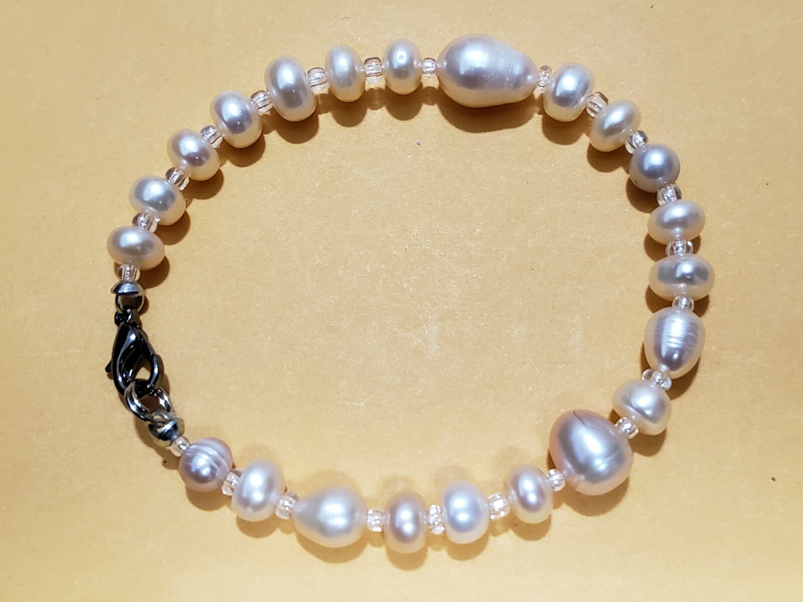 COLLECTABLE, GENUINE PEARL BRACELET 7.5" Long, Hand Made in USA