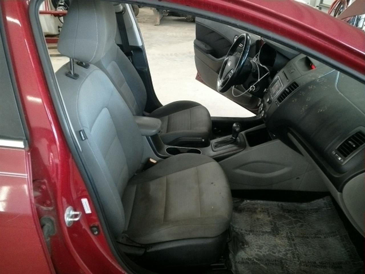 FORTE 2014 Fuse Box Cabin 104806380
