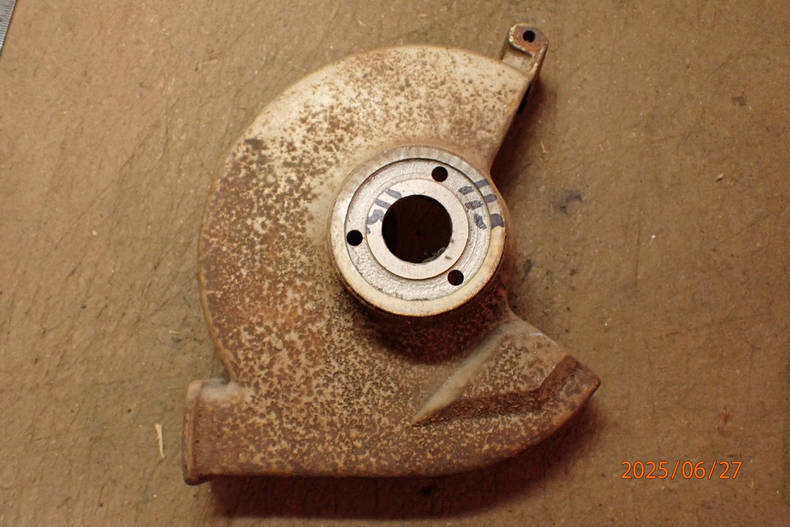 CRAFTSMAN 115.7575 BENCH GRINDER RIGHT SIDE  INSIDE WHEEL COVER CASTING
