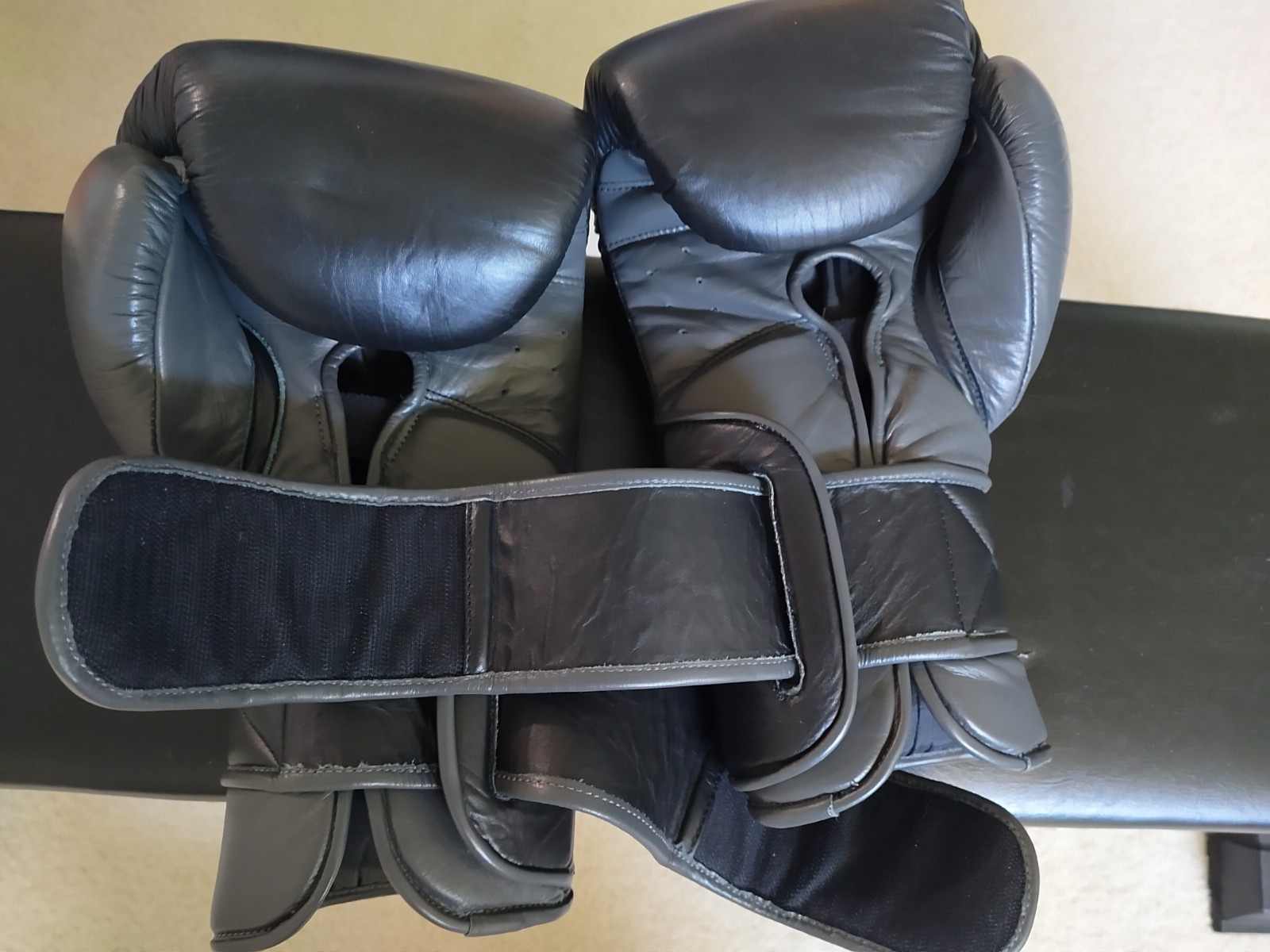 Everlast Powerlock 16 oz Boxing Gloves