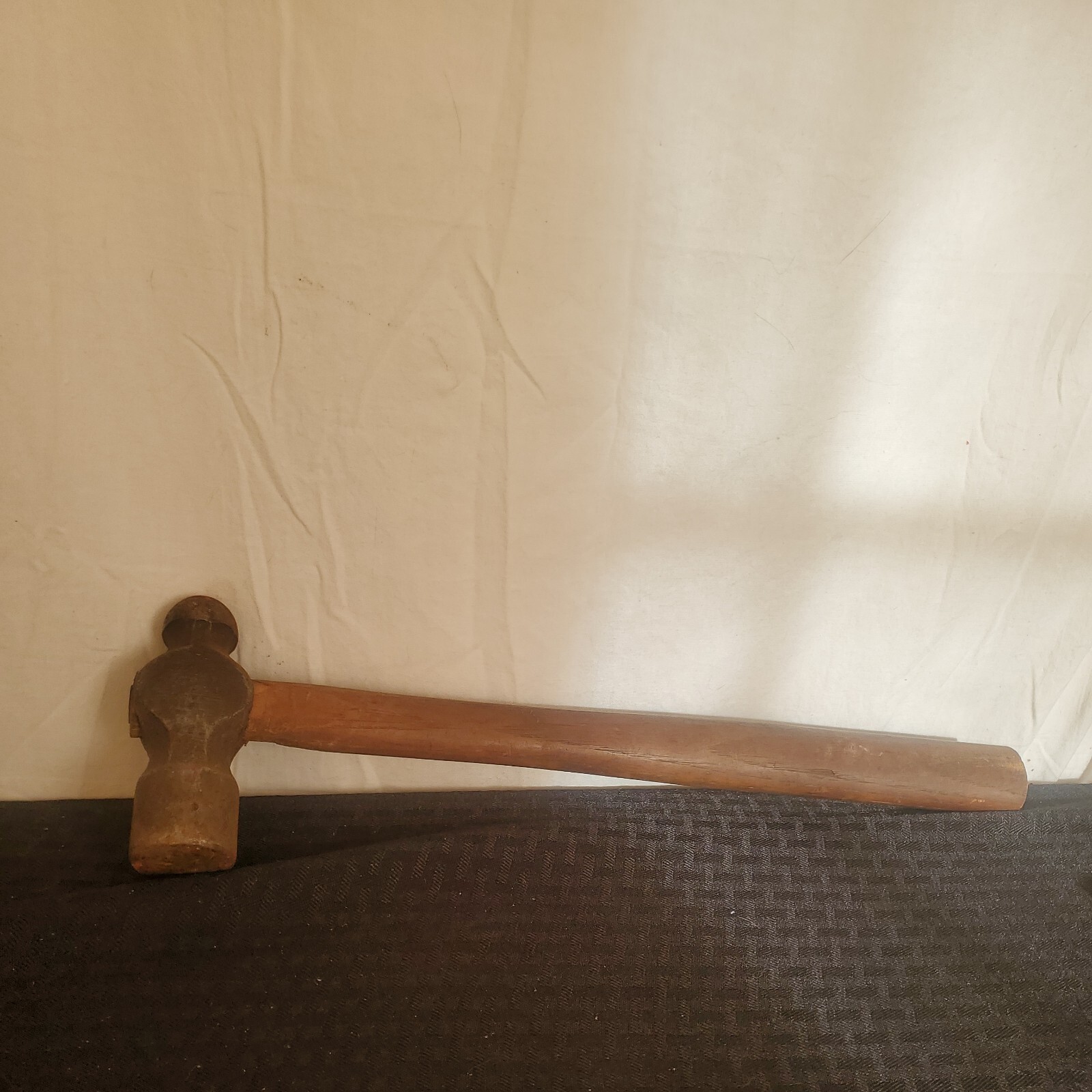 Vintage Vaughan Machinist Ball Peen Hammer. Approx. 2 1/4 lb.