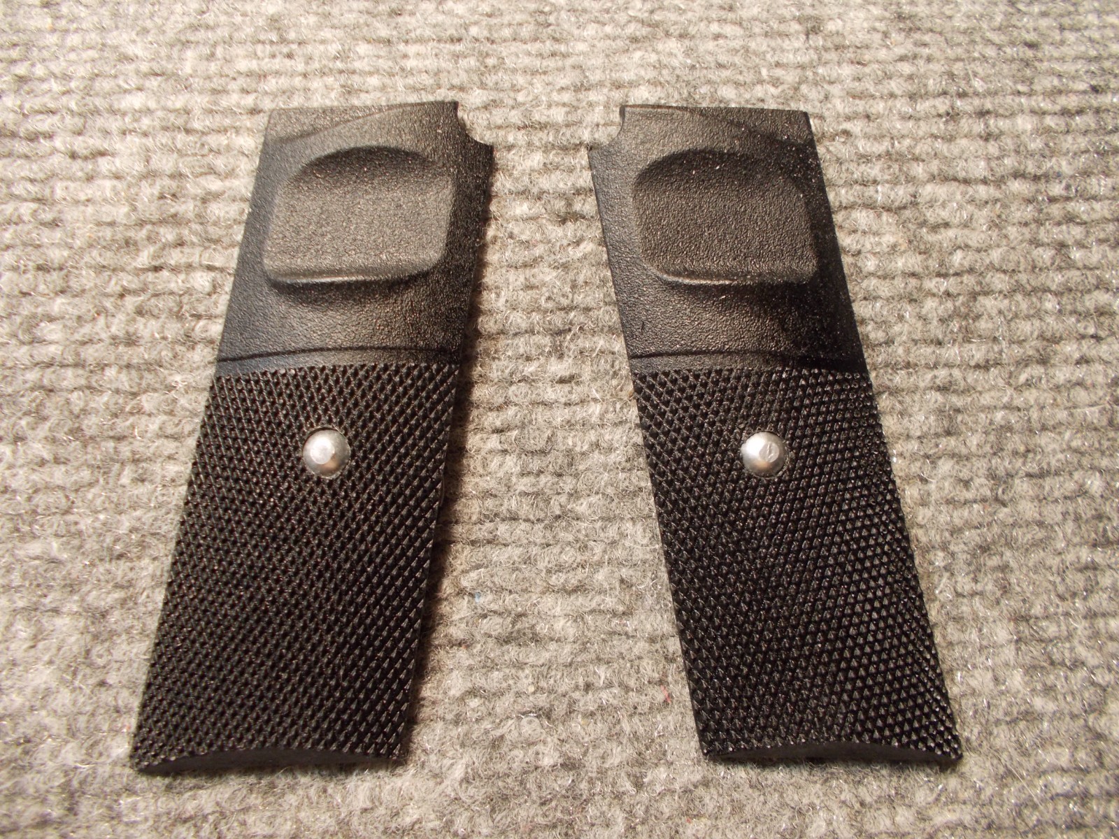 Custom Grips Zastava Model M88A  9mm Black