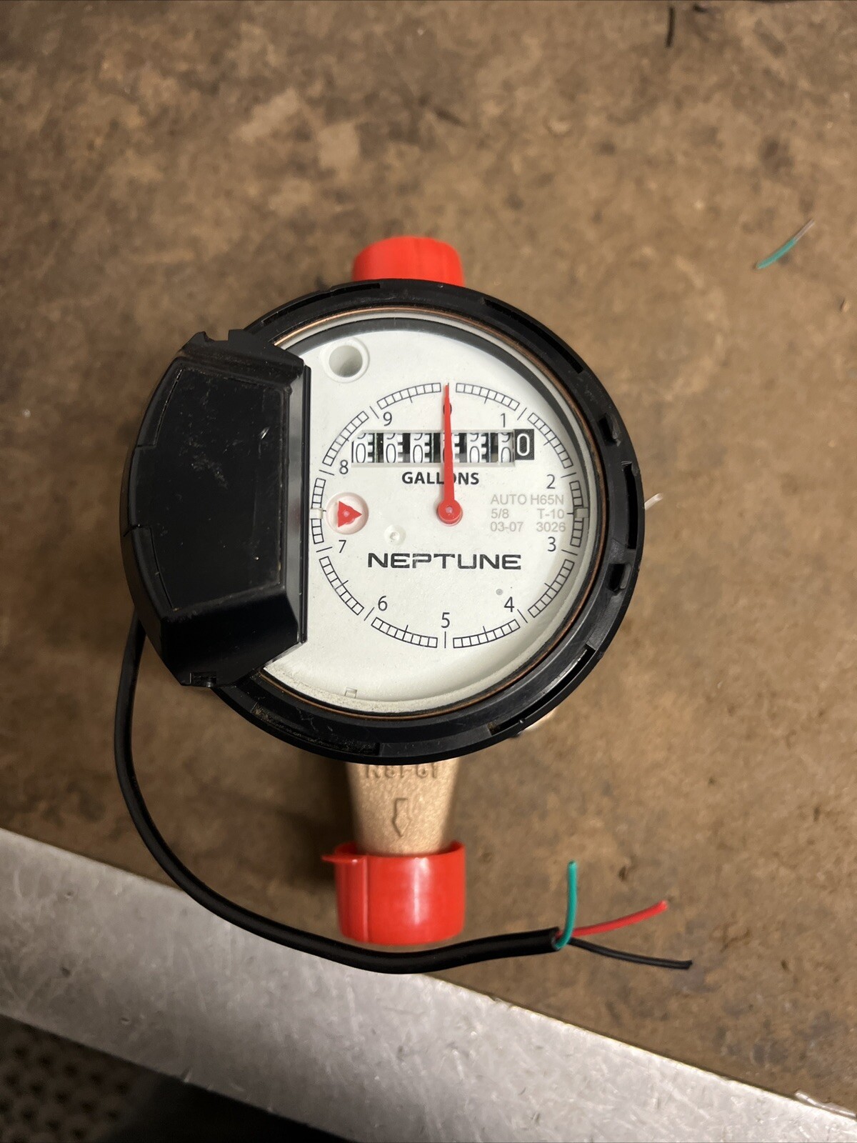 Neptune 5/8x3/4 T-10  Low Profile Auto Gallon Pit Style 10 Gallon Read.