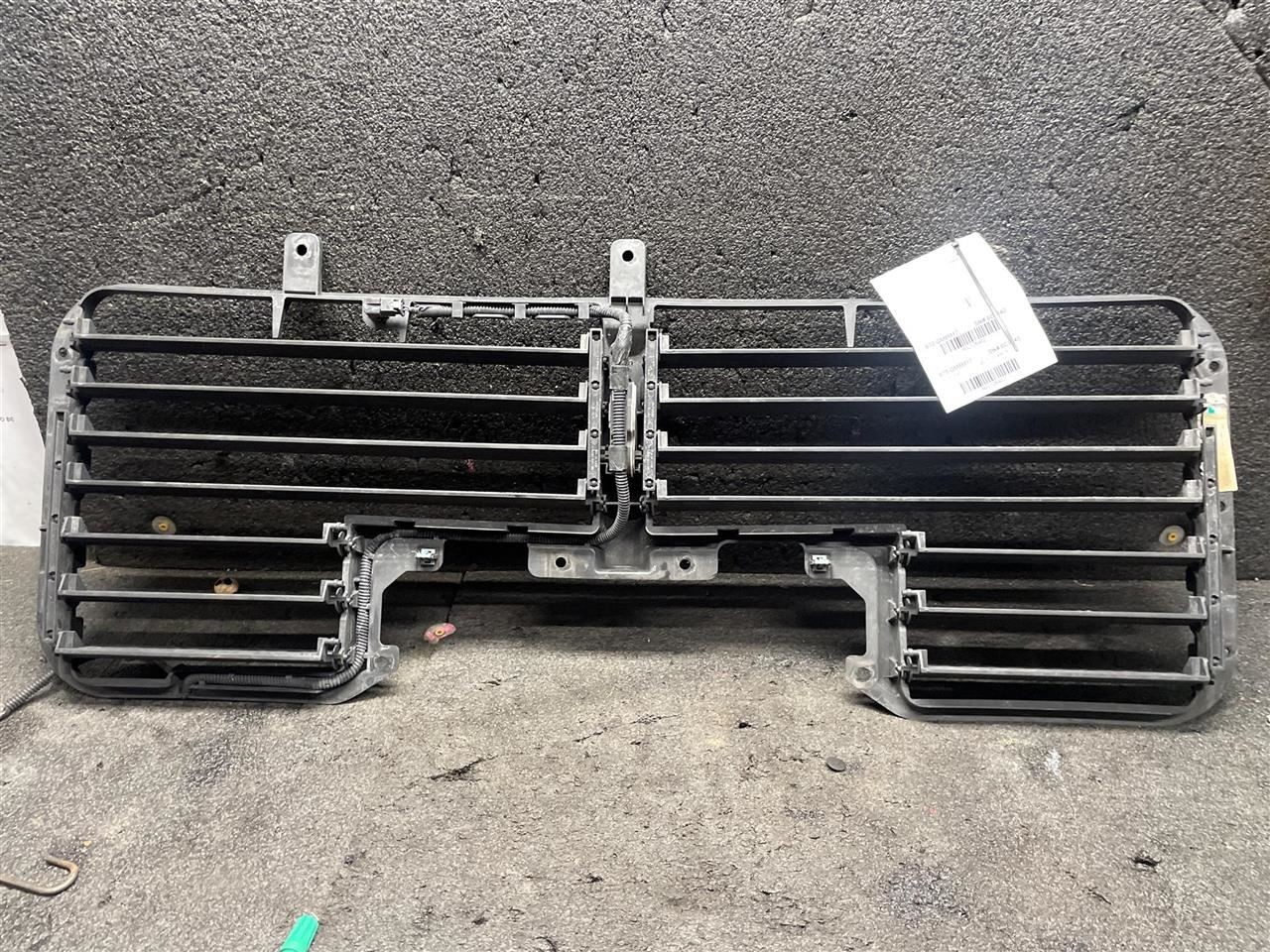(LOCAL PICKUP ONLY) SILVRDO15 2017 Air Shutter 2126402