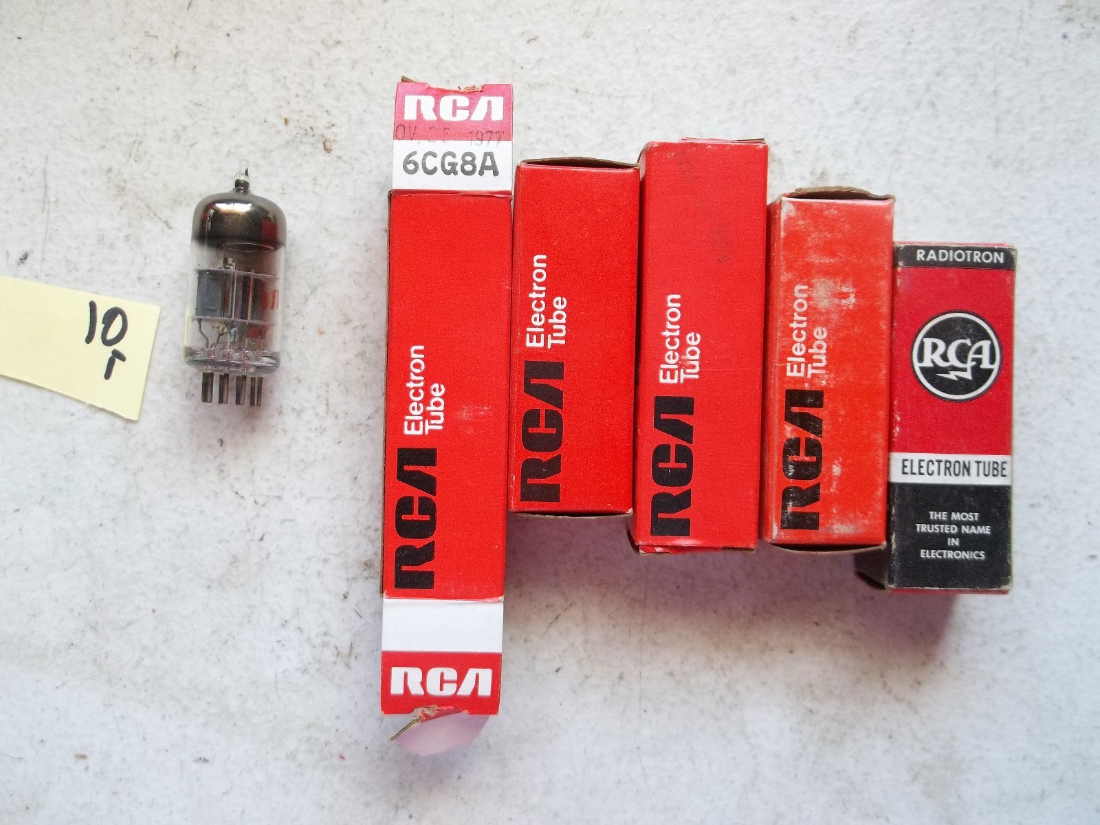 LOT OF 5 NEW IN BOX RCA ELECTRONIC TUBE 6CG8A (179-3)