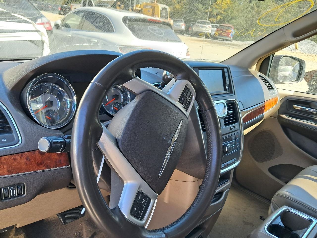 TOWN COUN 2015 Glove Box 4843836