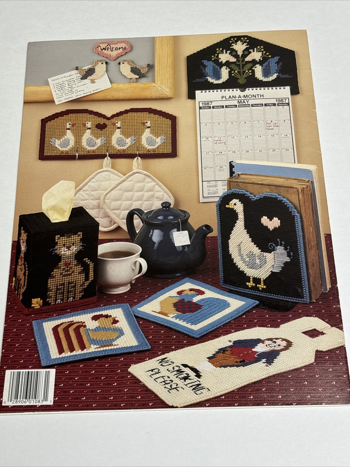 Leisure Arts Country Things Leaflet 1083 Plastic Canvas Pattern