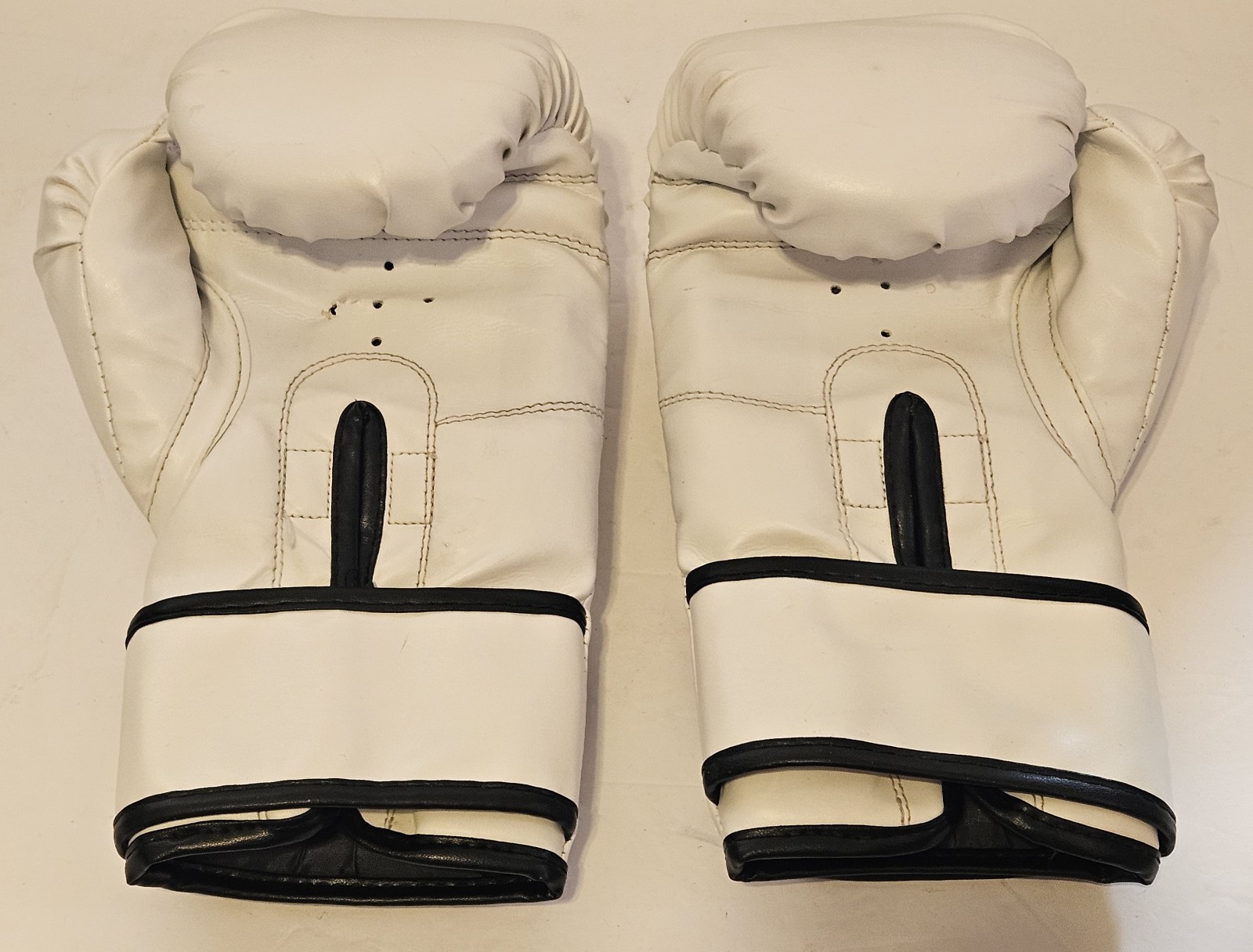 Everlast White Core Boxing Training Gloves L/XL