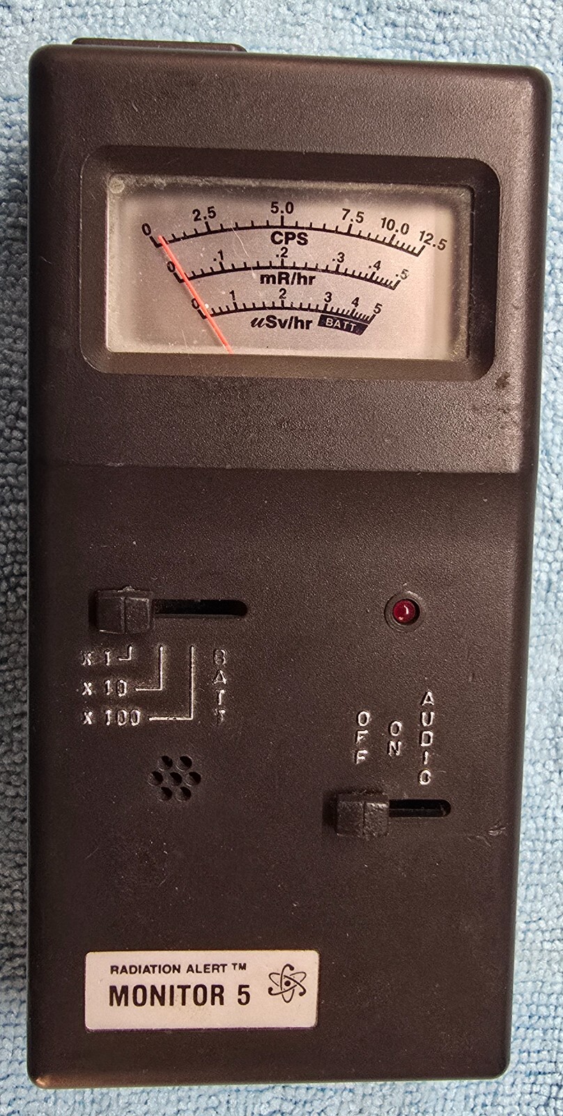 S.E. Radiation Alert MONITOR 5 Geiger counter using pancake Alpha tube LND 7231