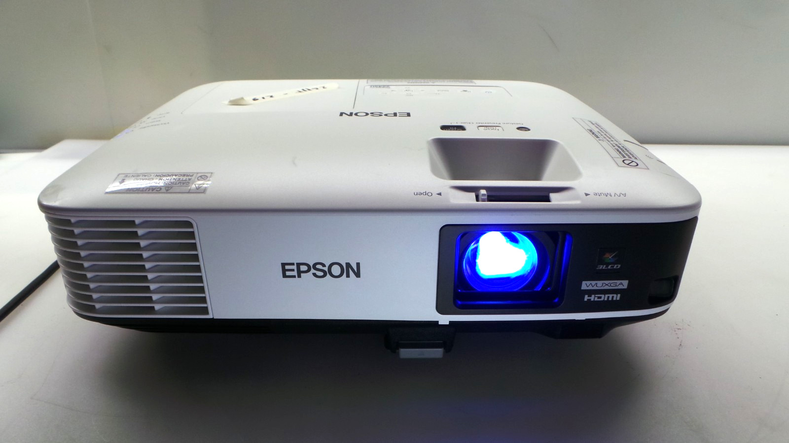 Epson Powerlite 2245U 3LCD Projector 4200 Lumens - 1753 Lamp Hours Tested