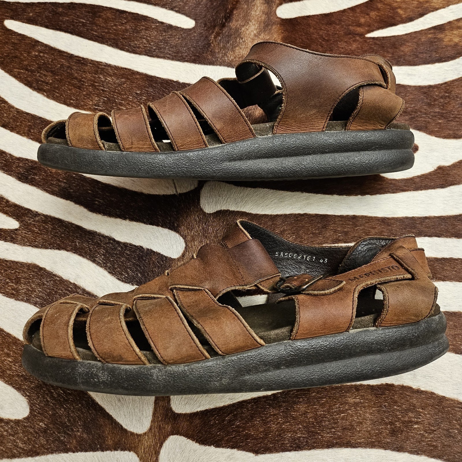 Mephisto Mens Sandals US 9 Euro 43 Sam Brown Textured Leather Fisherman Roman