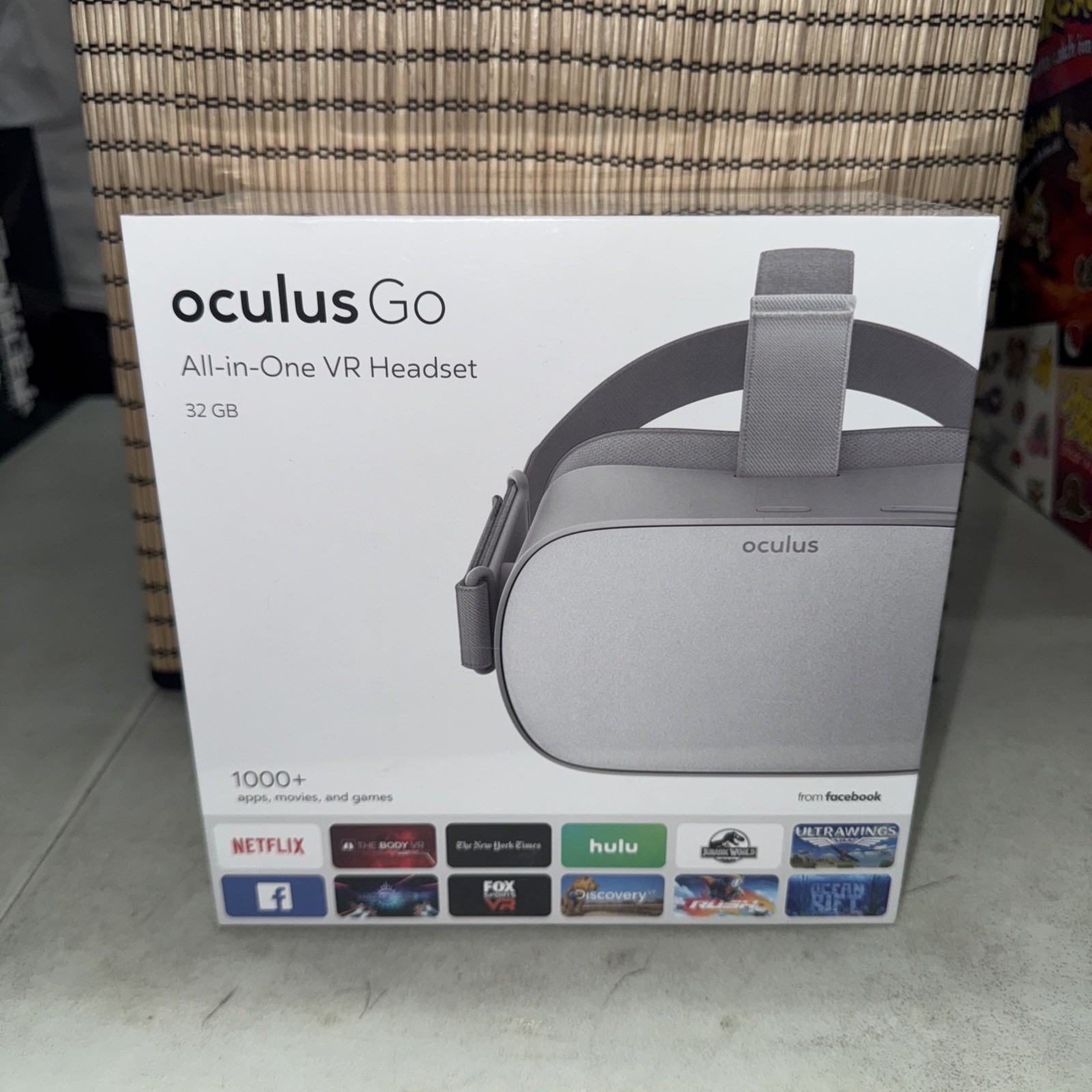 Oculus Go 32GB All-in-One VR Headset Standalone w/ Controller  Sealed