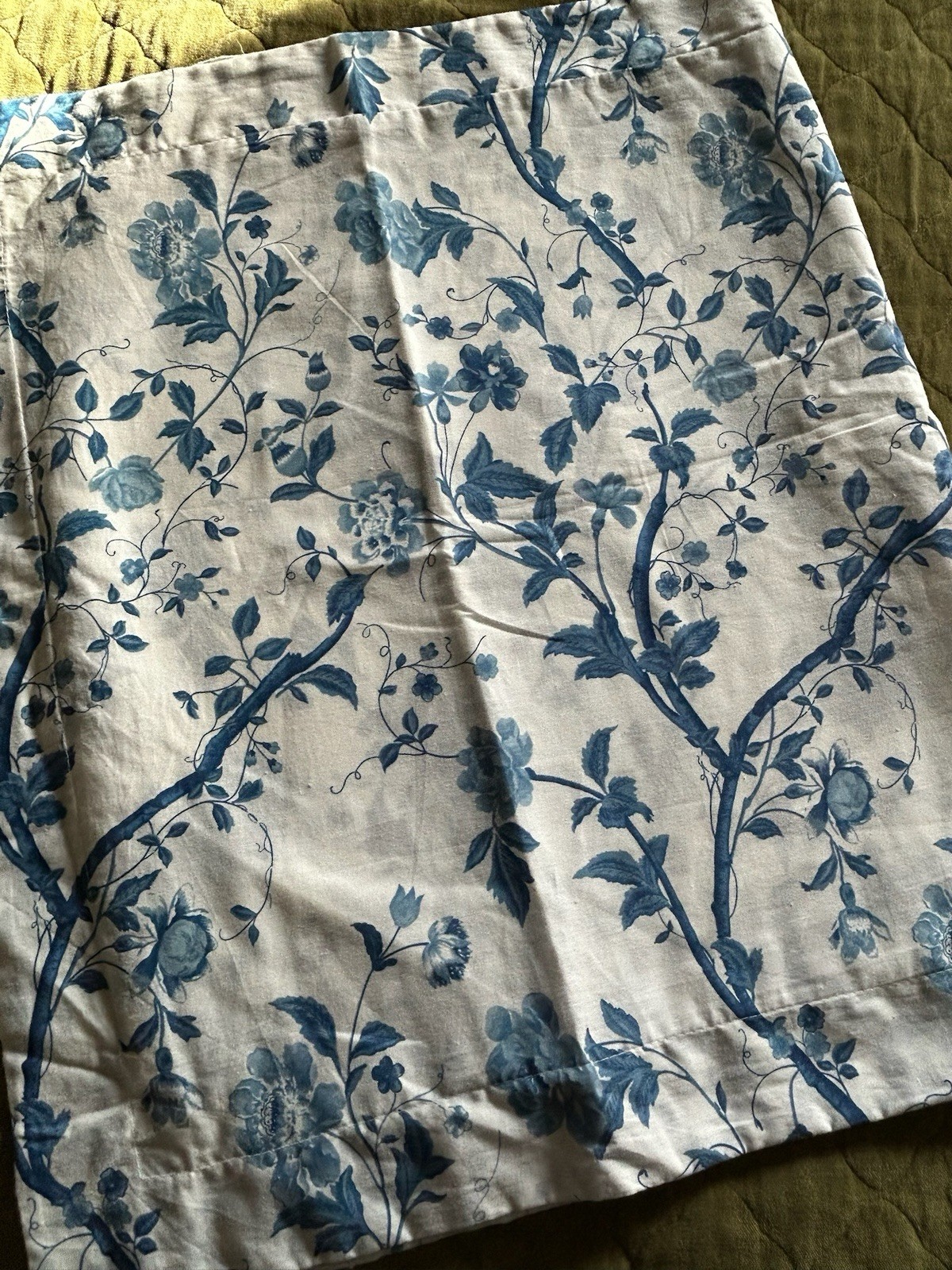 Laura Ashley Home Elise Blue Floral Shams French Country Cottage PAIR 26x21 READ