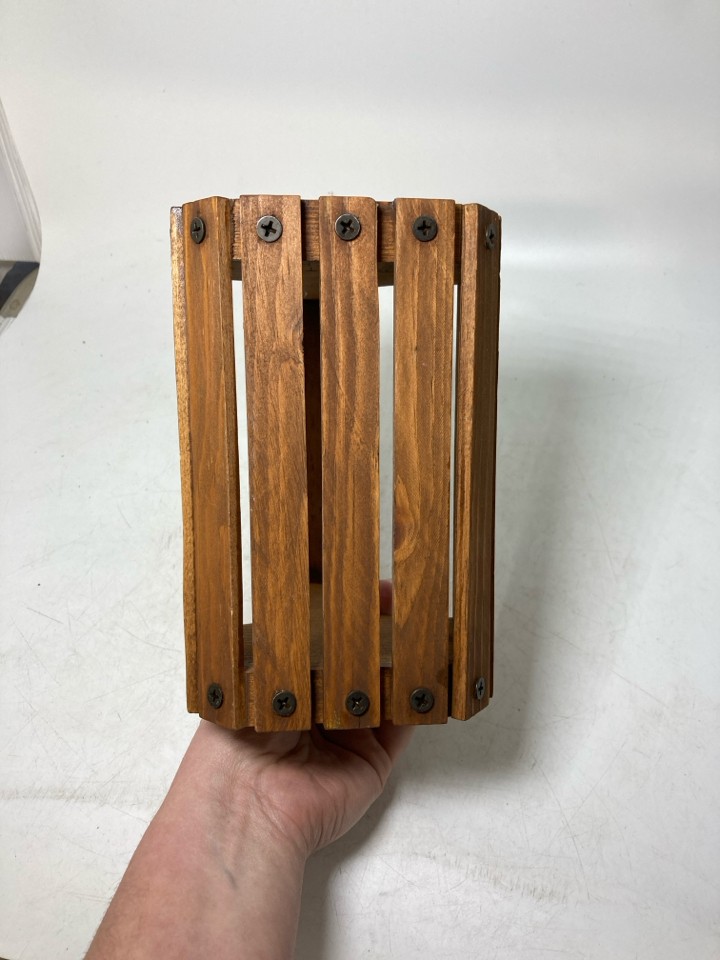 SLOTTED SMALL CRATE BASKET W/ HANDLE.