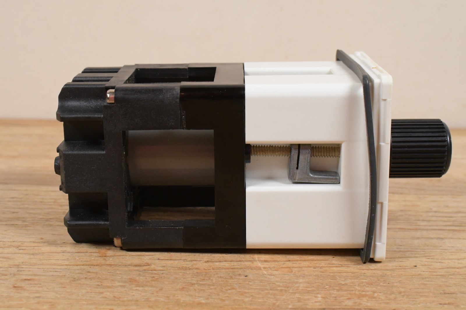 Heavy Duty Control Panel Industrial Grade 2-Position Maintained Rotary Switch