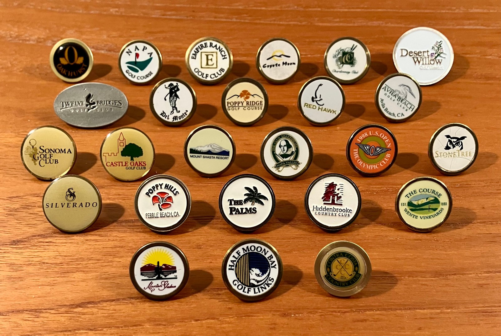 Lot of 25 California Golf Club Courses Resorts Metal Stem Logo Golf Ball Markers