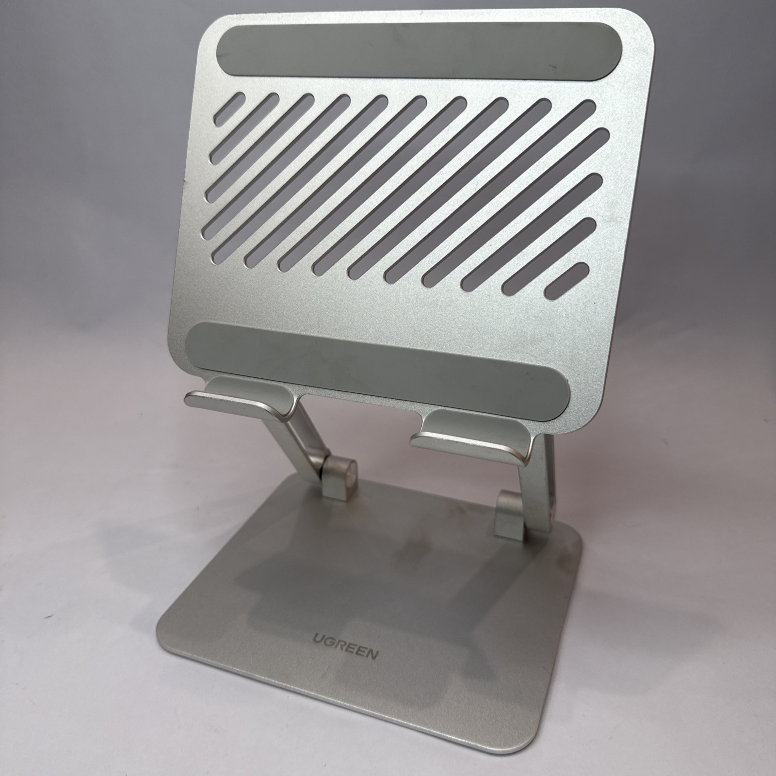 UGREEN Tablet Stand Adjustable Aluminum Desk Mount for iPad