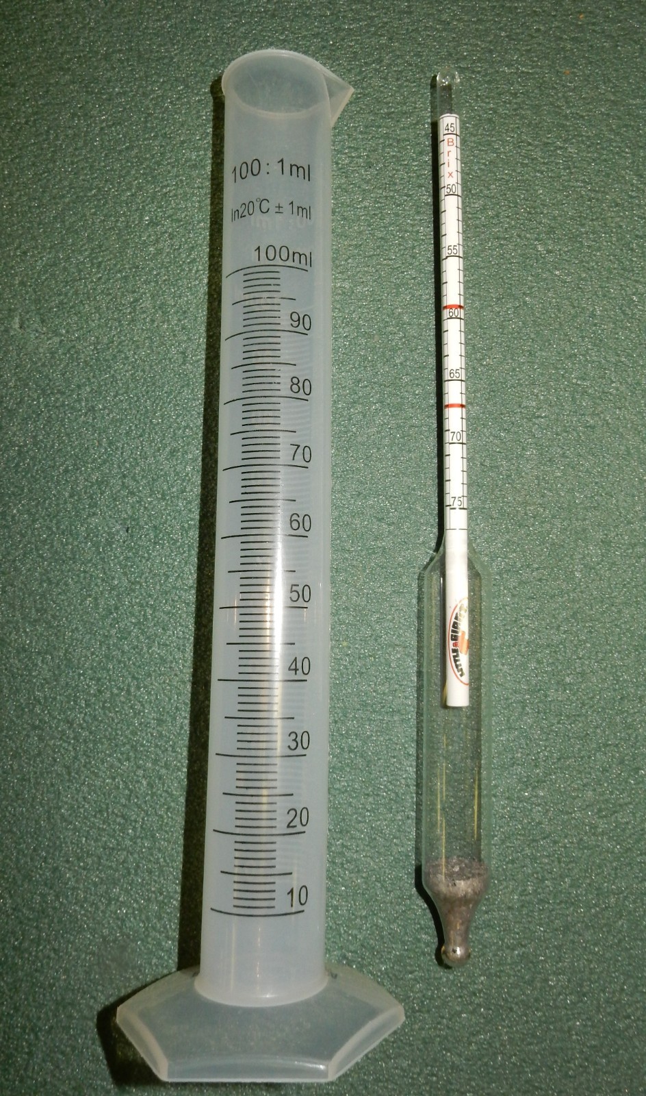 Maple Syrup Hydrometer w/ Brix & Baume Scales Including Graduated Cylinder