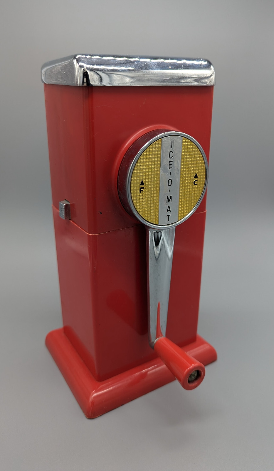 Vintage Red & Chrome American Mid-Century Atomic Age Ice Crusher - Ice-O-Mat