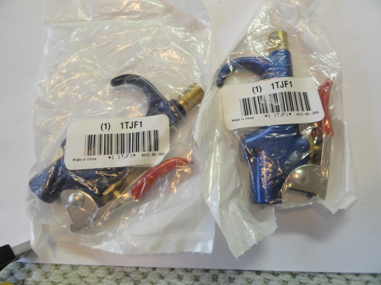 Qty (2) Air Guns 1TJF1, 90 PSI Output, 1/4" NPT Inlet