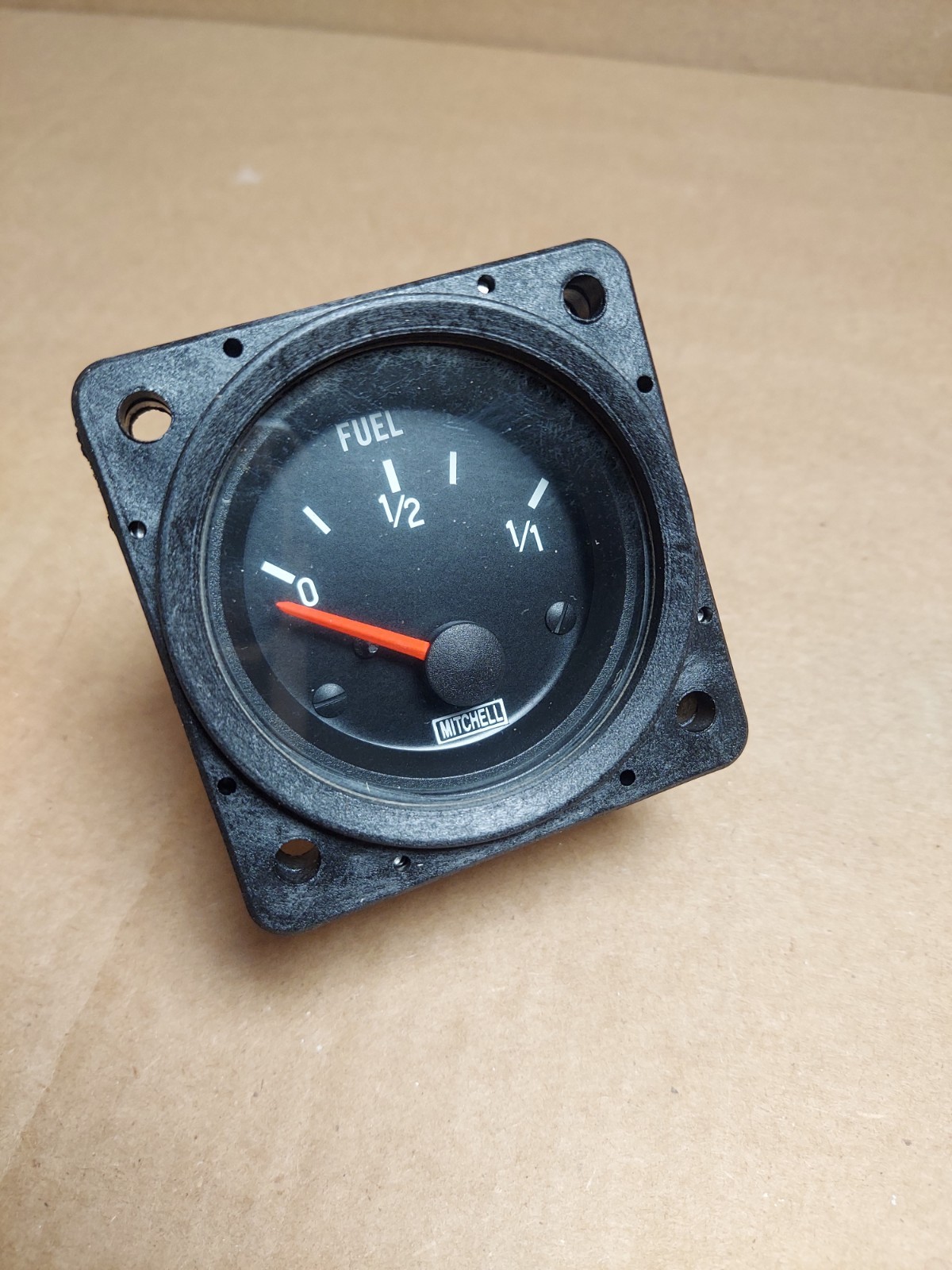 Mitchell Aircraft Products Fuel Gauge P/N DI-211-5074 S/N 1001