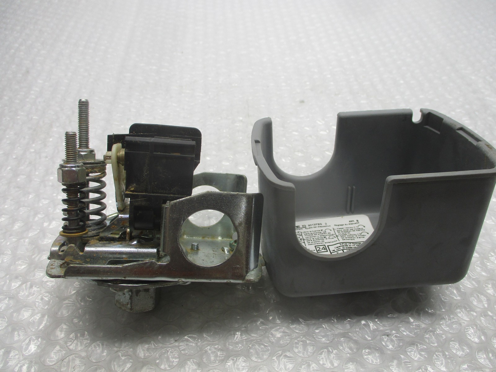SQUARE D 9013FSG2 SER.B SWITCH NSNP