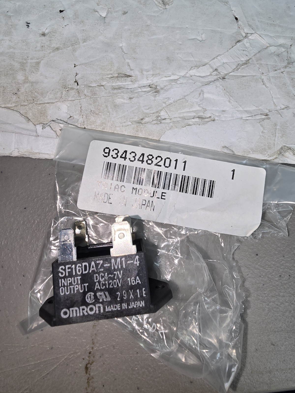 1Pcs New OMRON [SF16DAZ-M1-4] DC4-7V rectifier module(756)