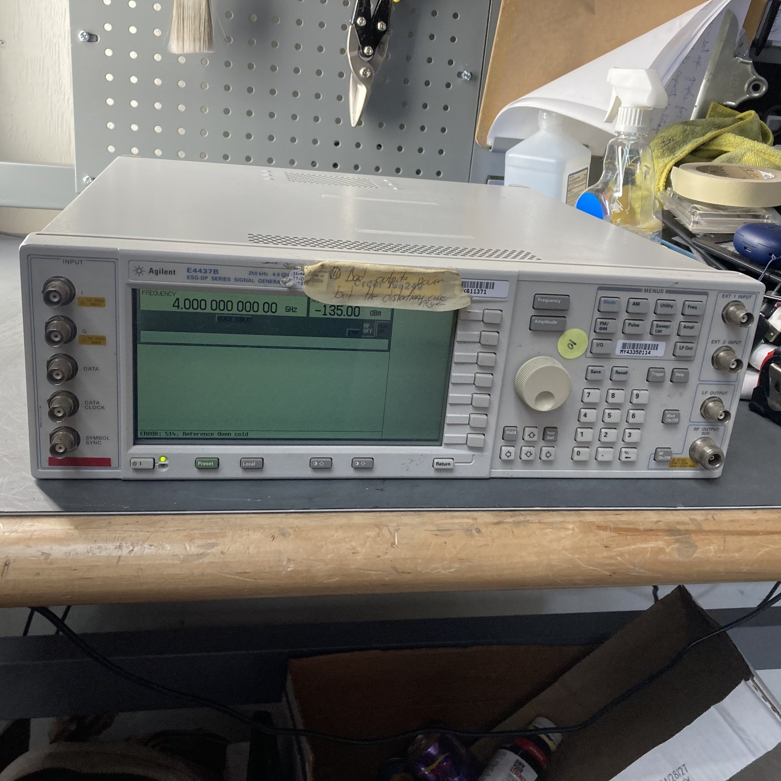 HP/Agilent E4437B ESG DP Series 250 kHz - 4.0 GHz RF Signal Generator