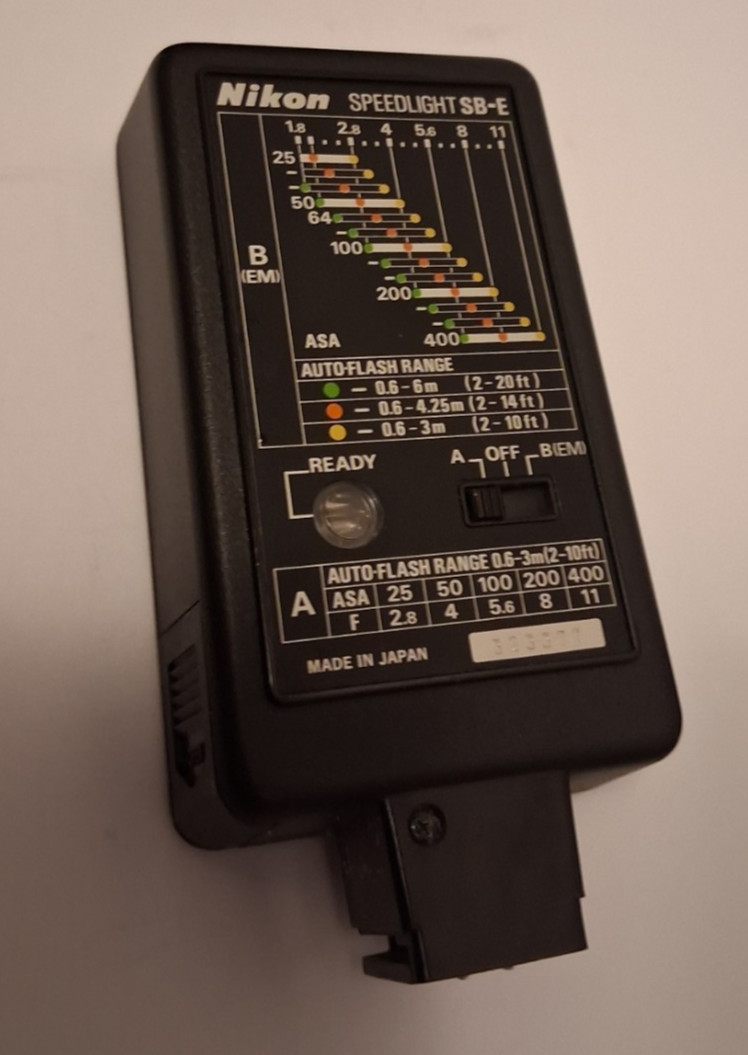 Nikon Speedlight SB-E, Untested with case