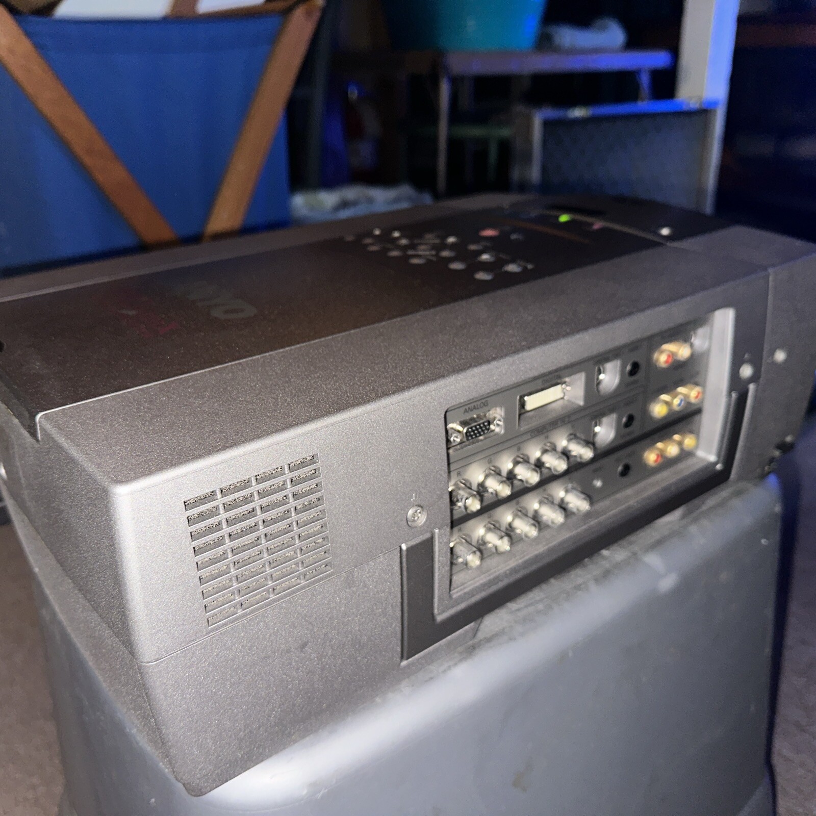 Sanyo PLC-XP30 Large Venue Presentation Projector - PRO xtraX Multimedia -TESTED