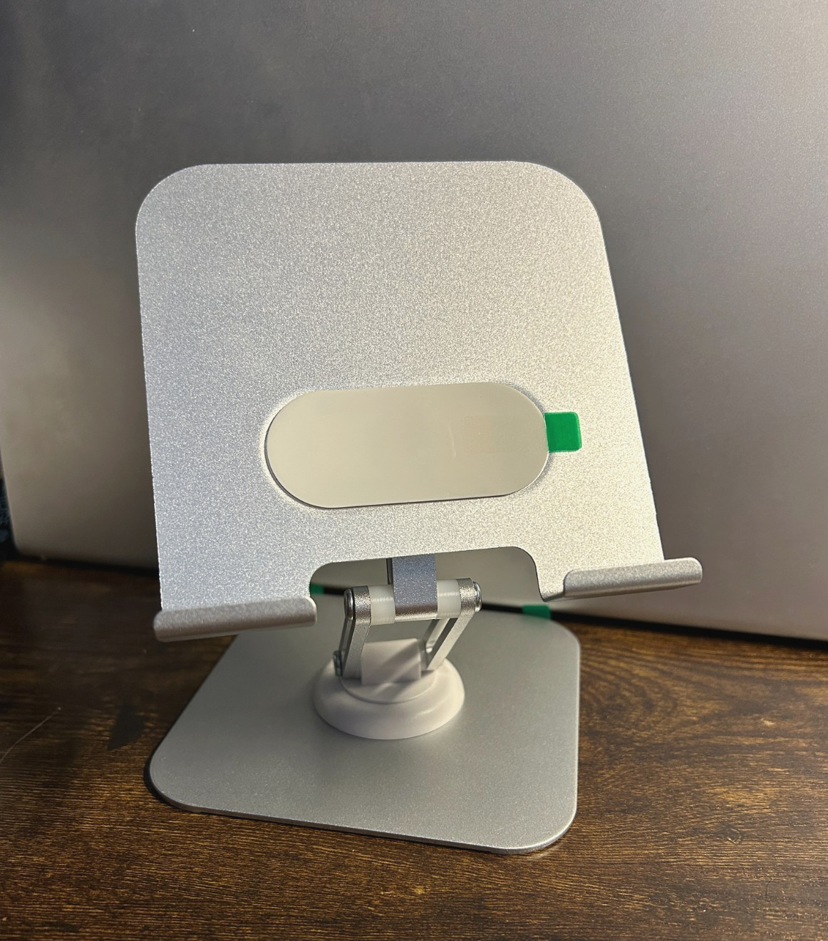 LISEN Q18 Desktop Tablet Stand * Silver * Foldable * Adjustable * New in Box!