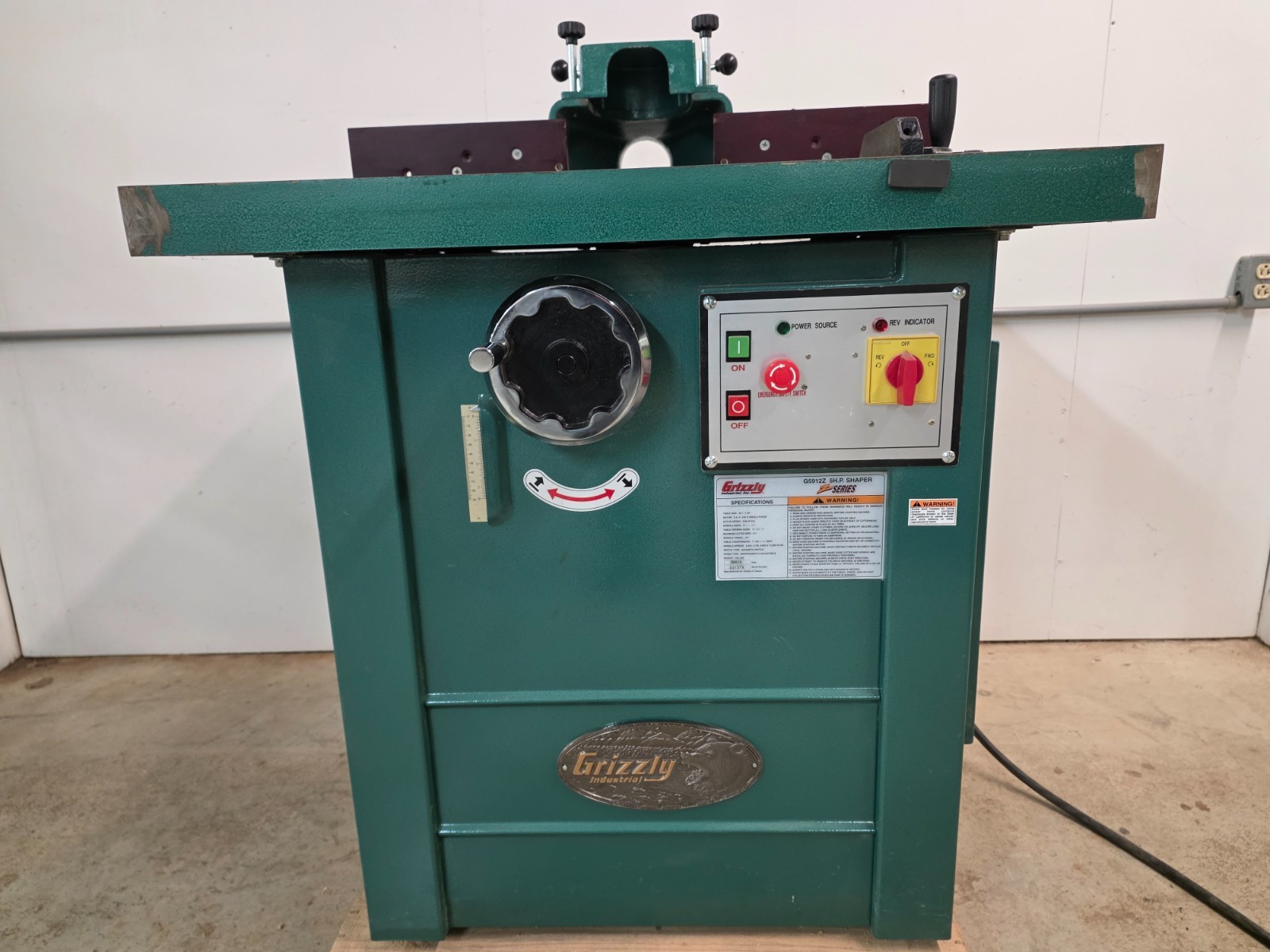 Grizzly G5912Z, 5 HP Professional Spindle Shaper with optional Router Collets.