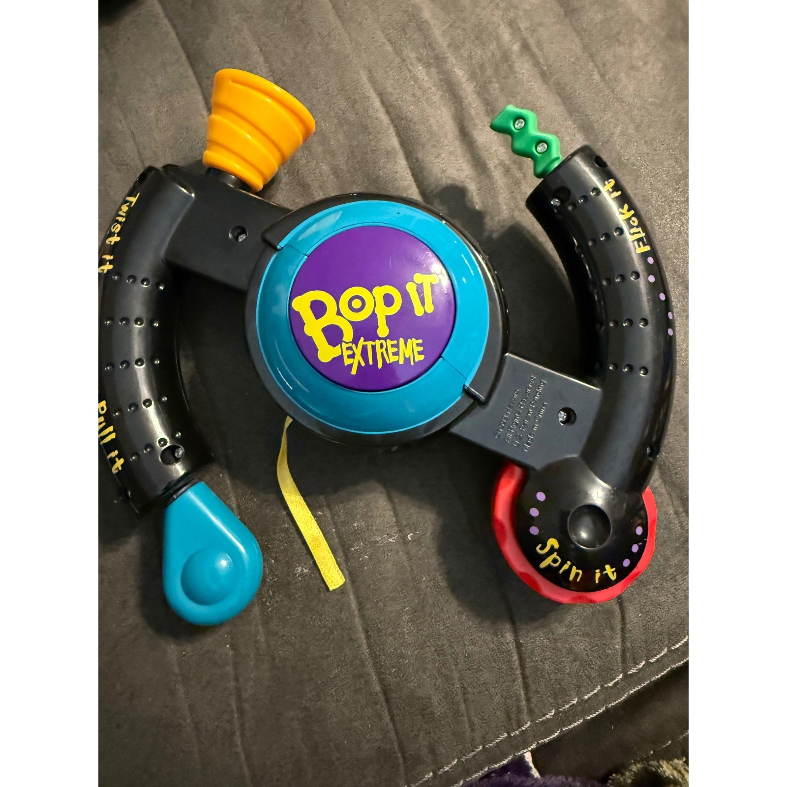 Tiger Electronics Bop It Extreme Handheld Electronic Game 1998 tested working