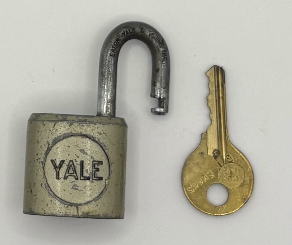 Vintage Miniature Yale Lock With Key    (L36)