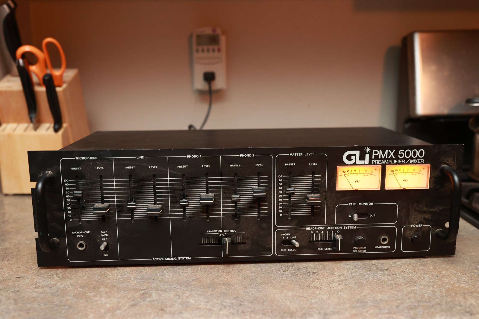 GLi PMX 5000 Preamplifier / mixer active system tested clean structurally sound
