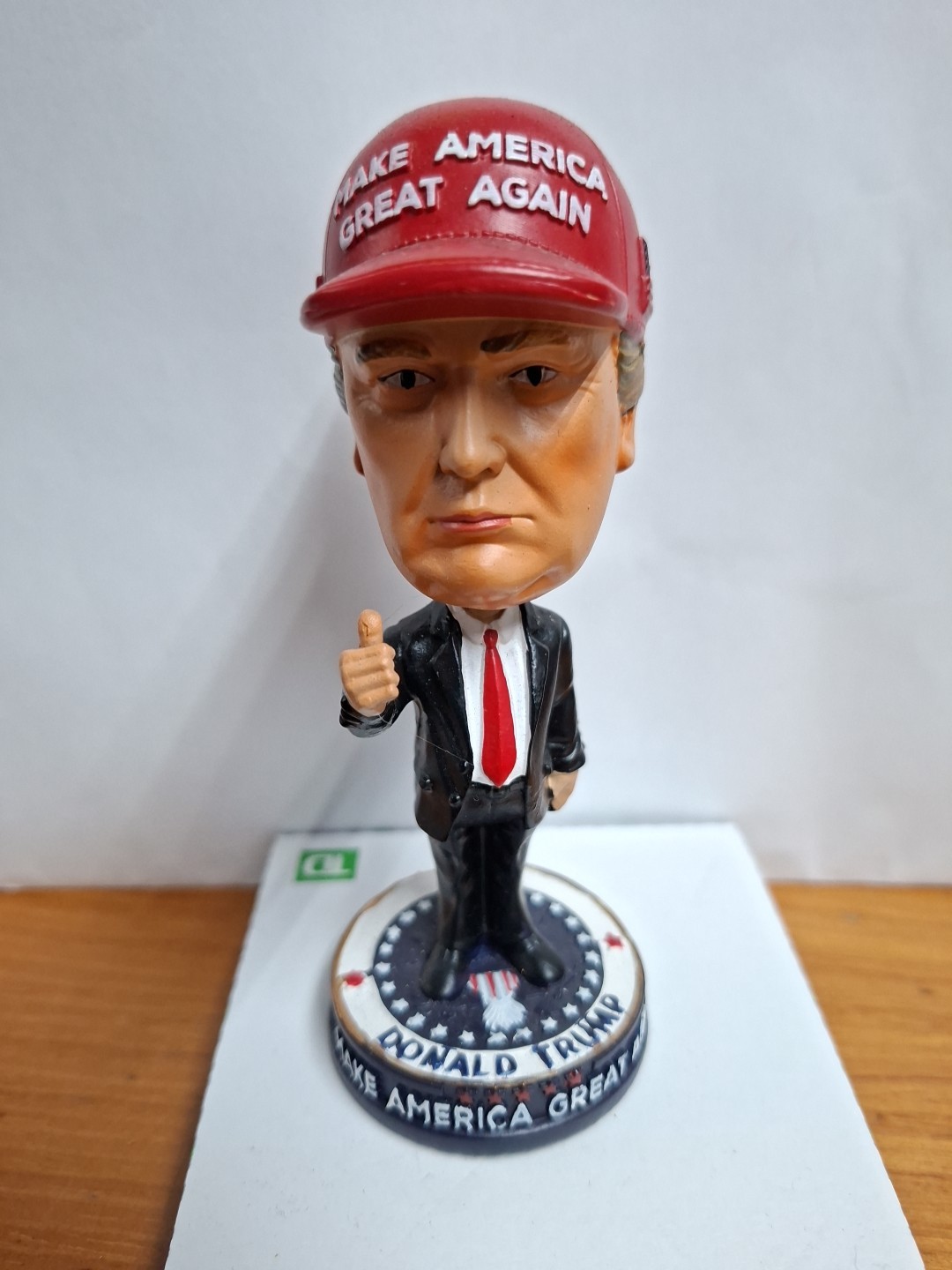 FREE GIFT WITH PURCHASE President Donald Trump make America great again red cap