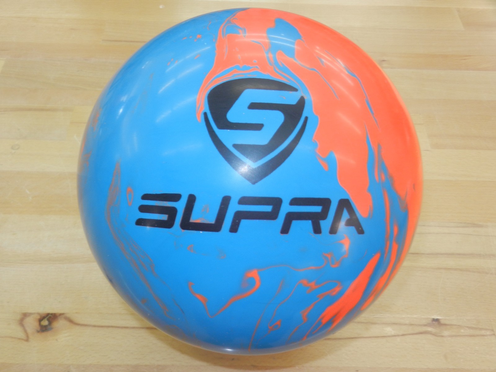 NIB 15# Motiv Supra Sport Bowling Ball - 15.3/2.9" Pin/3.10oz TW