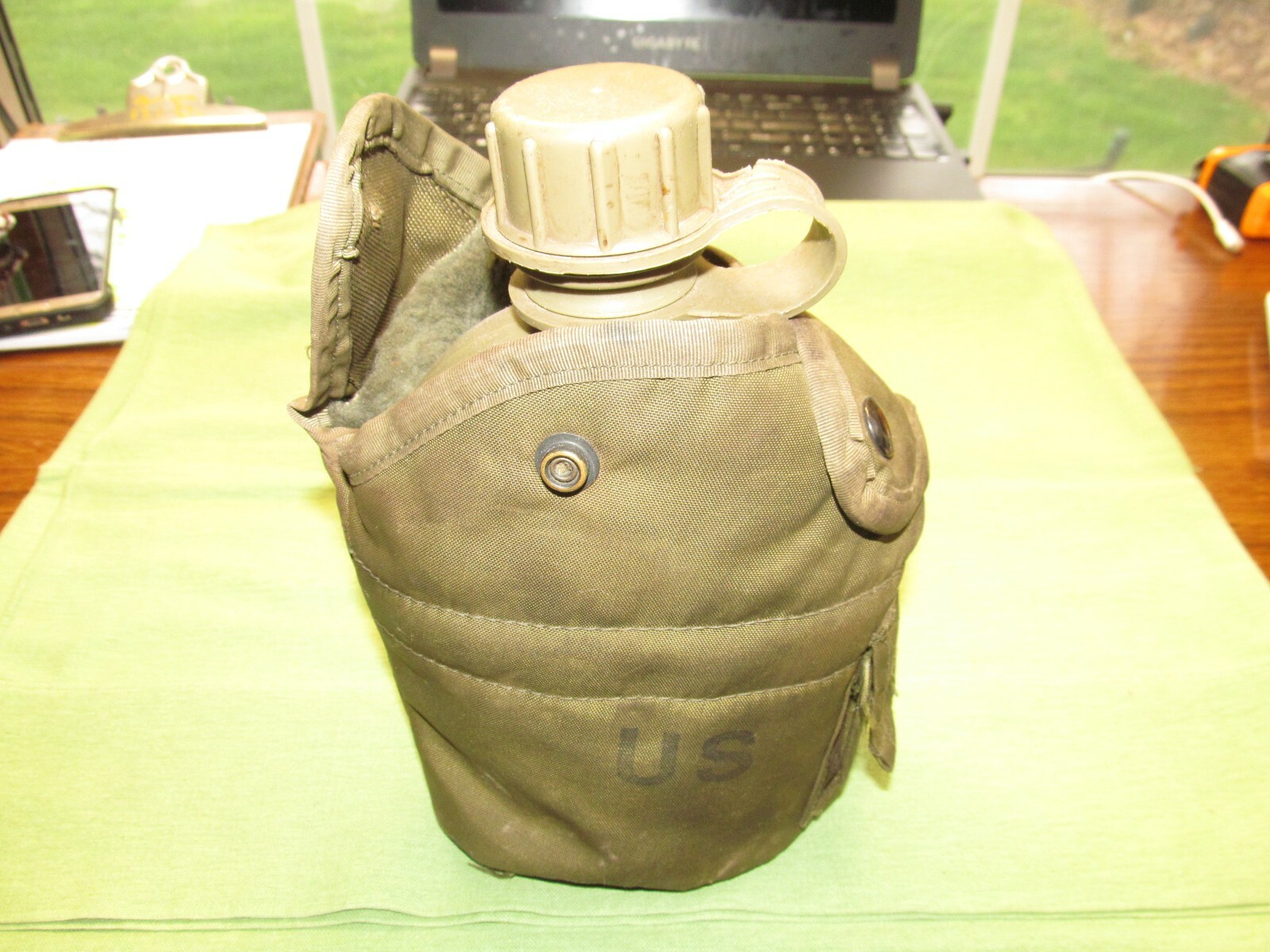 1980 US Military Issued 1qt. Water Canteen w/Cover & Canteen Cup Butterfly