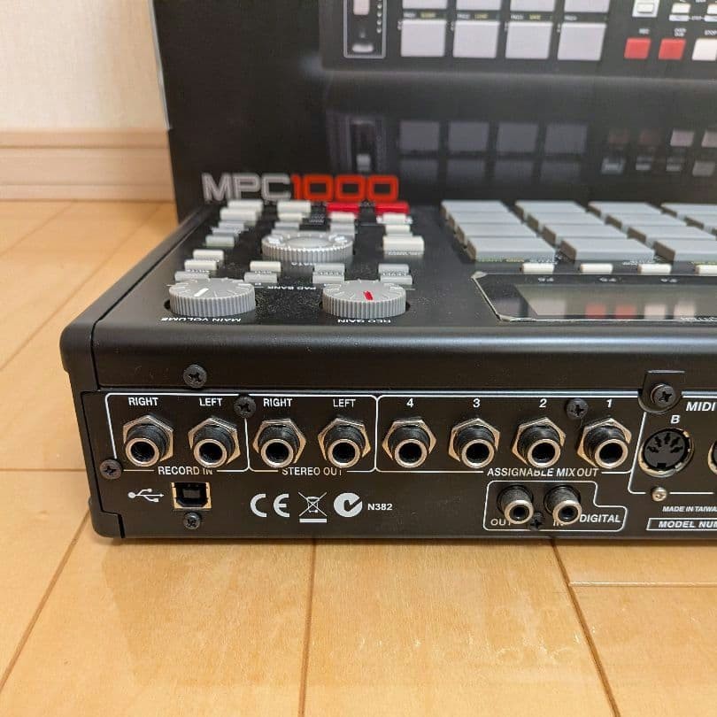 AKAI MPC1000 Black Sampler Sequencer 128MB Expanded JJ-OS w/ Box CF Tested