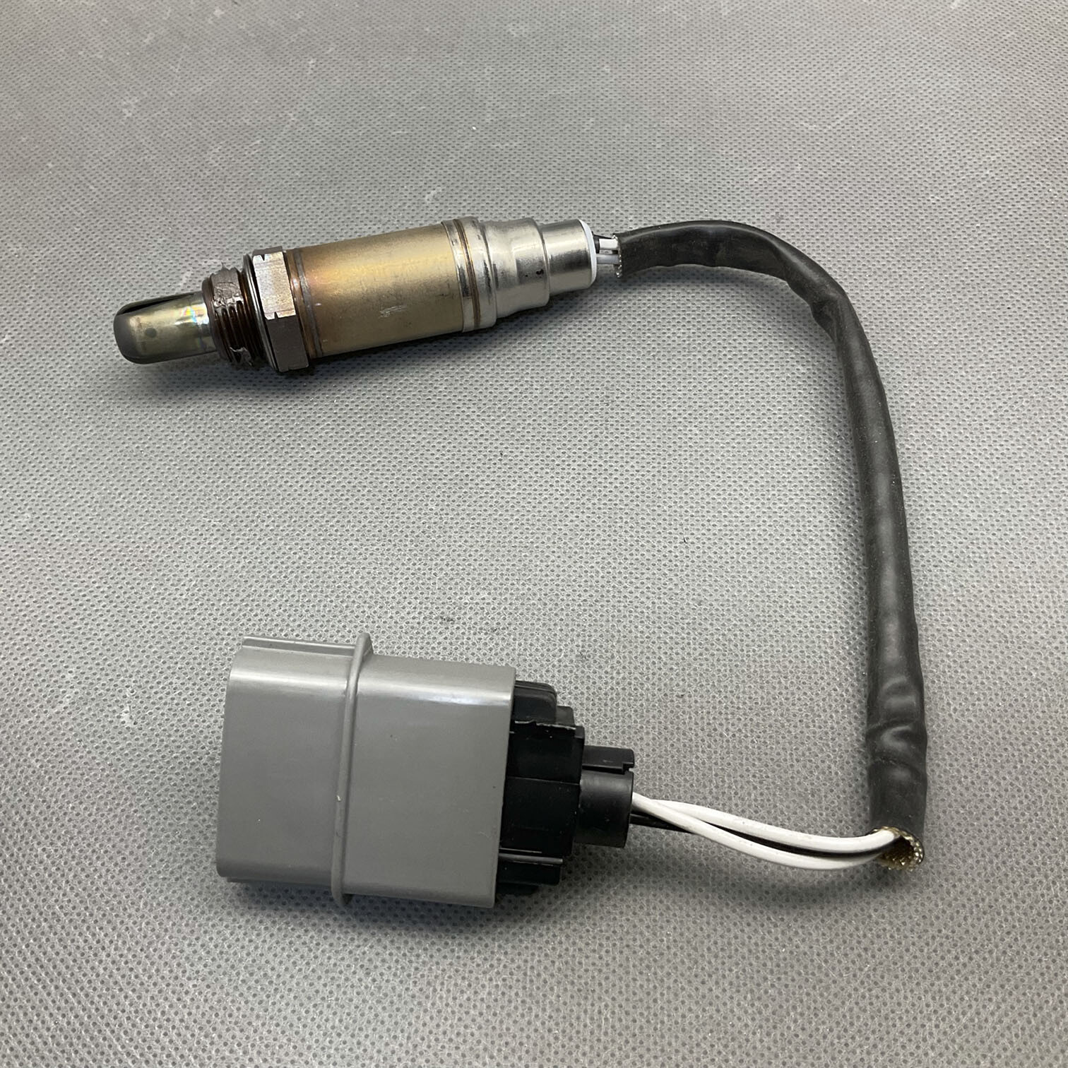 OE Bosch Oxygen Sensor O2 15971 For 2000-2001 Nissan Altima 2.4L Upstream