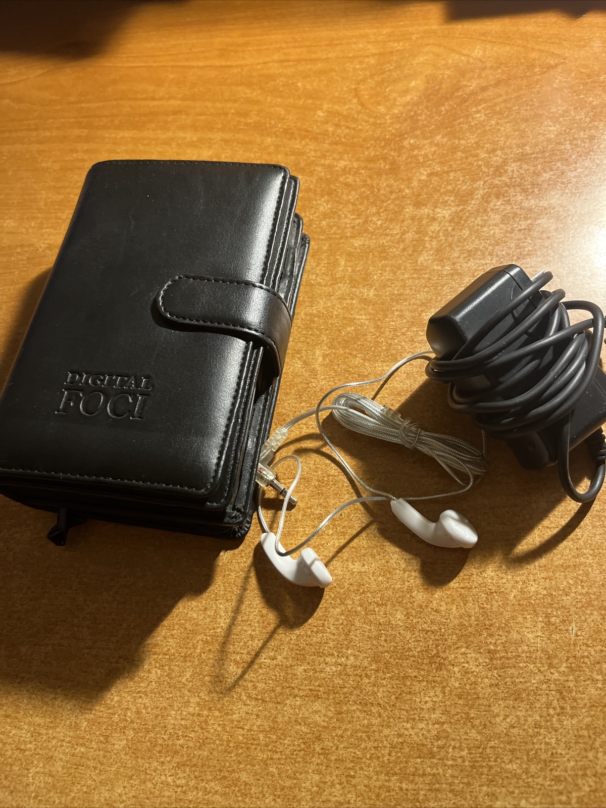 RARE & VINTAGE Digital Foci Media Buddy, Model MEB-300, Works, W/Case & Charger,