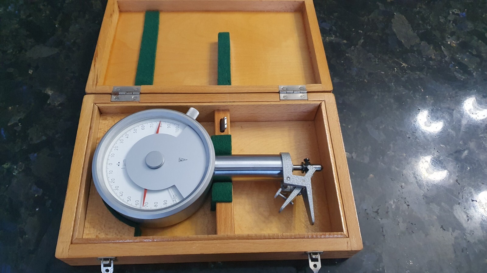Mikrokator +-0.1 mm - metric 0.001mm per division. Keilpart Suhl RARE Germany
