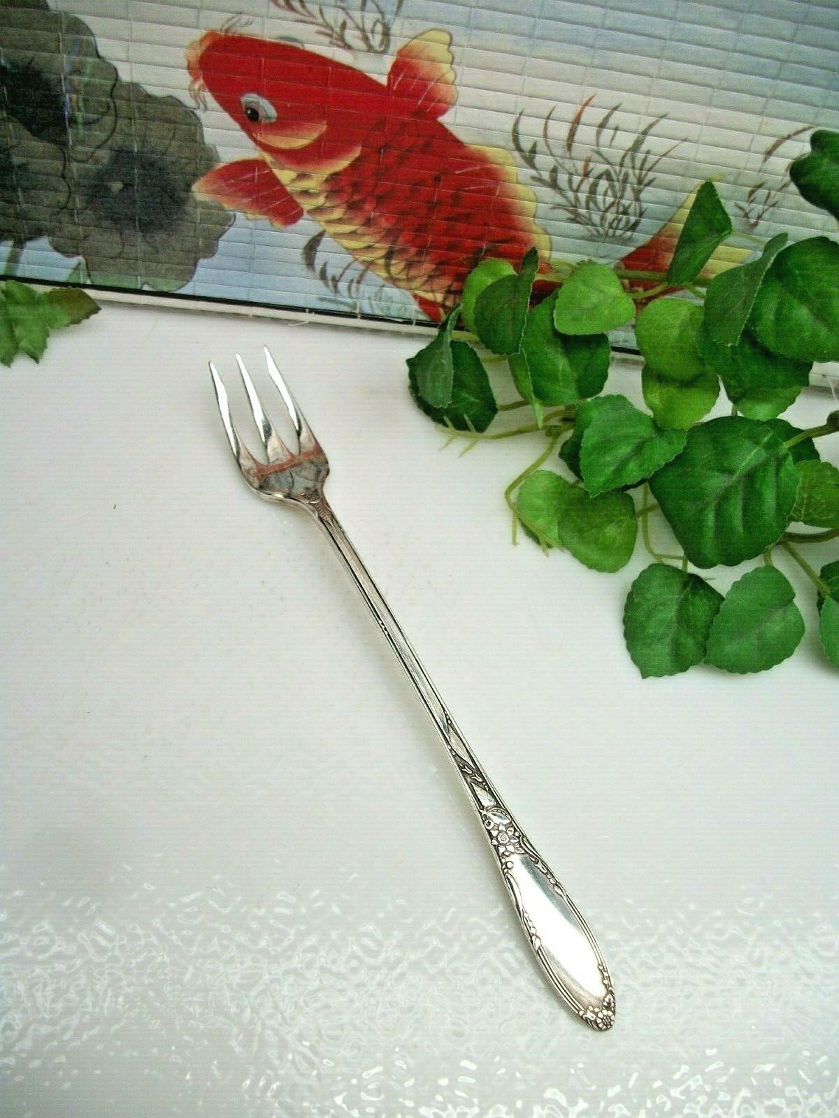 Oneida Heirloom Silver  CHATEAU   Silverplate  Pickle or Olive Serving Fork 1938