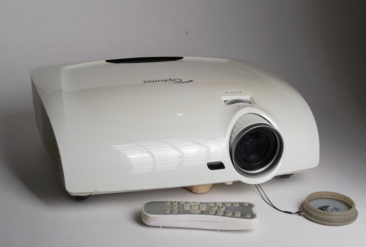 Optoma HD33 video projector